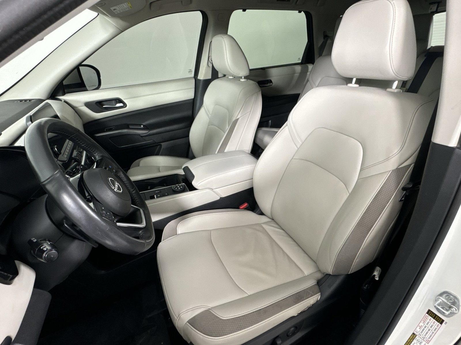 Used 2022 Nissan Pathfinder SL AWD/4WD image 22