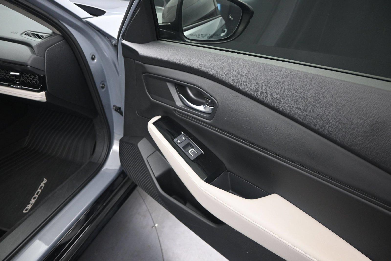 Used 2025 Honda Accord Touring image 23