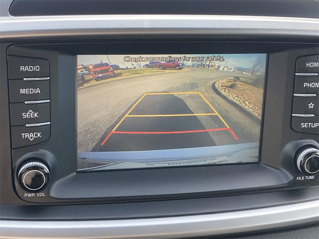 Used 2020 Kia Sorento LX image 18