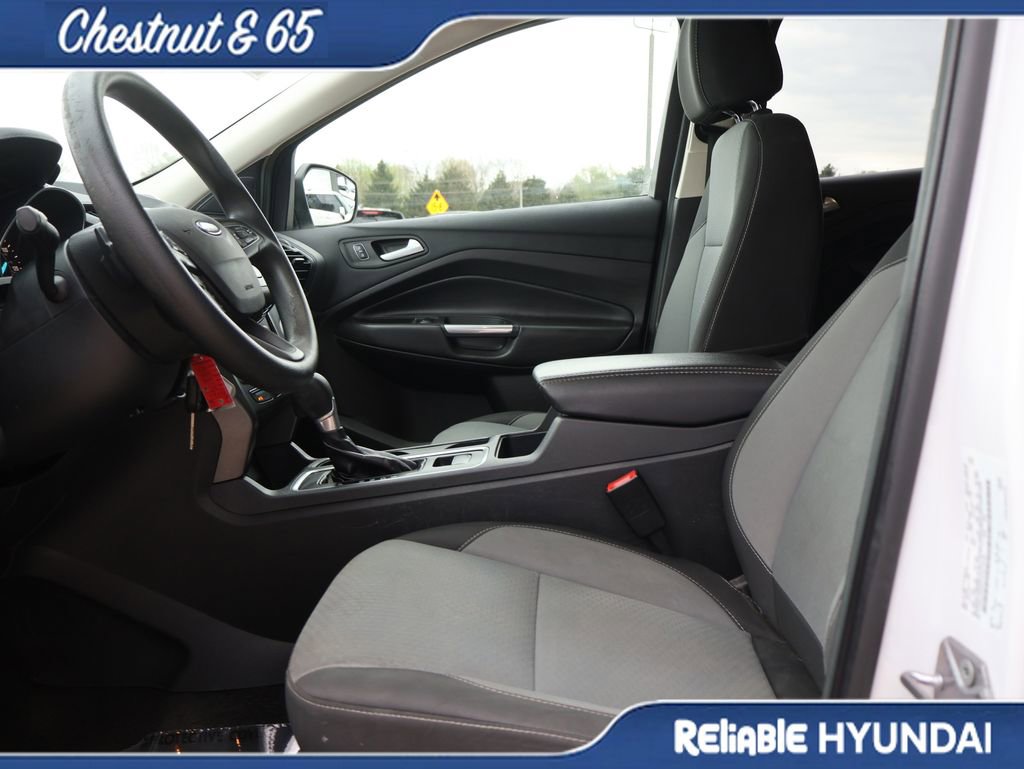 Used 2017 Ford Escape SE image 23