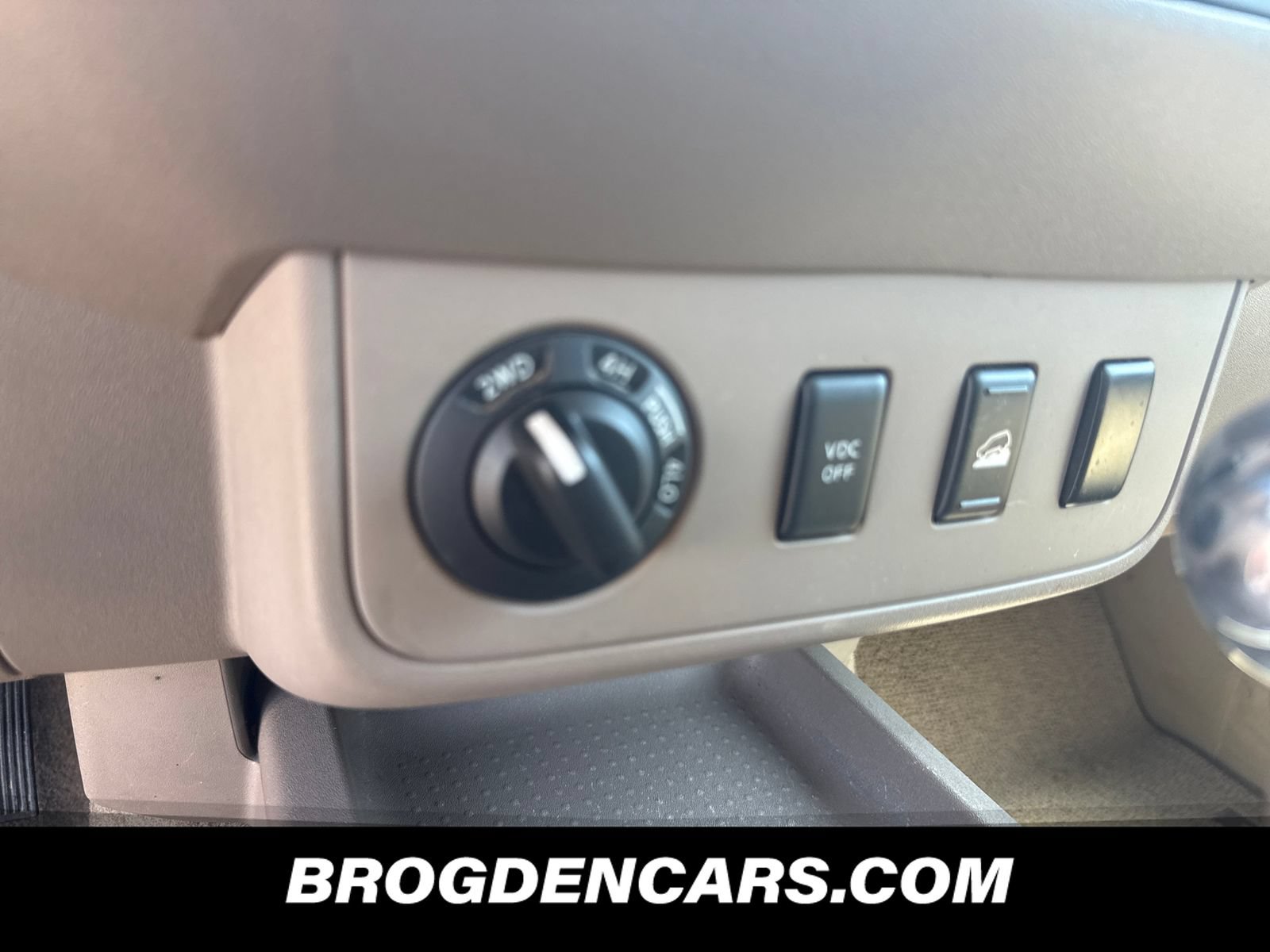 Used 2011 Nissan Frontier SV AWD/4WD image 7