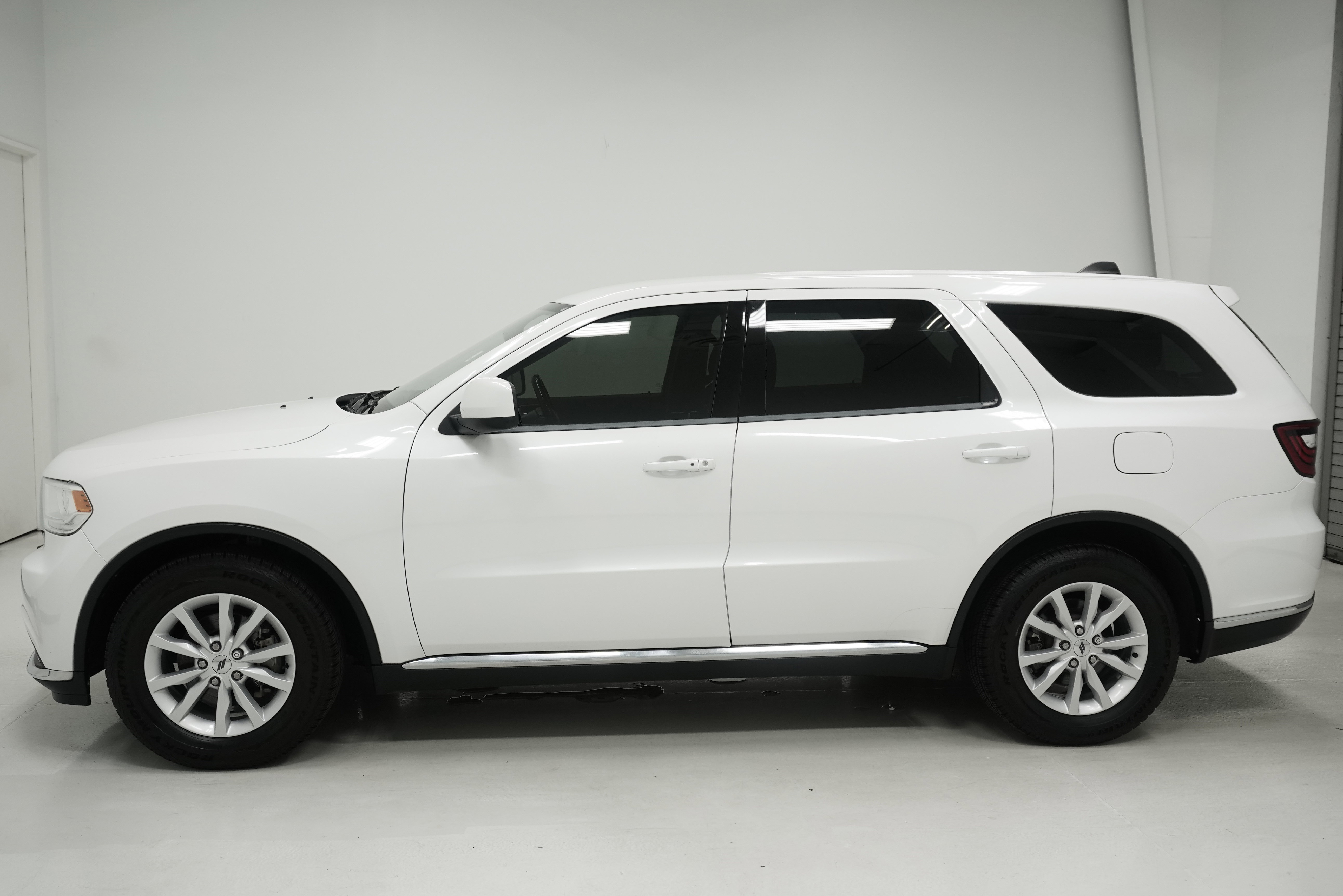 Used 2020 Dodge Durango SXT w/ 3rd Row Seating Group RWD image 7