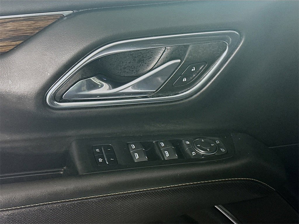 Used 2023 Chevrolet Suburban Premier image 24