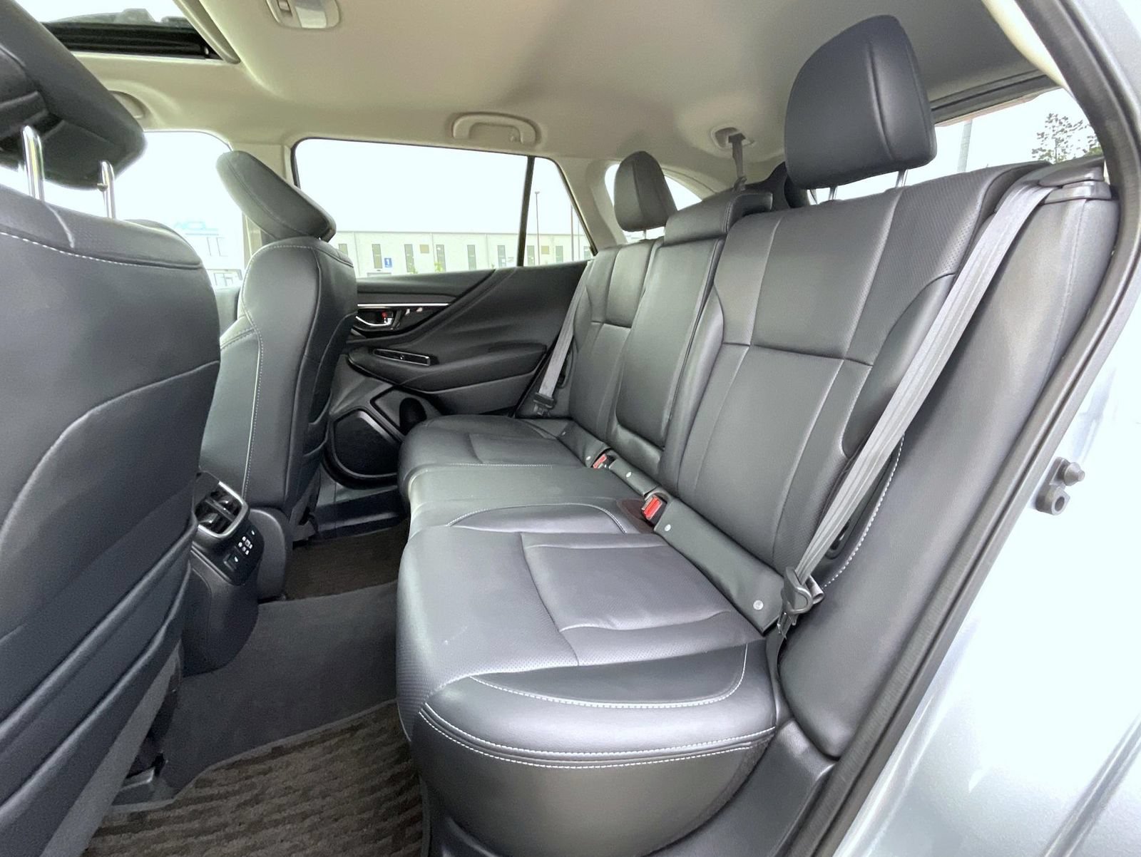 Used 2024 Subaru Outback Limited AWD/4WD image 19