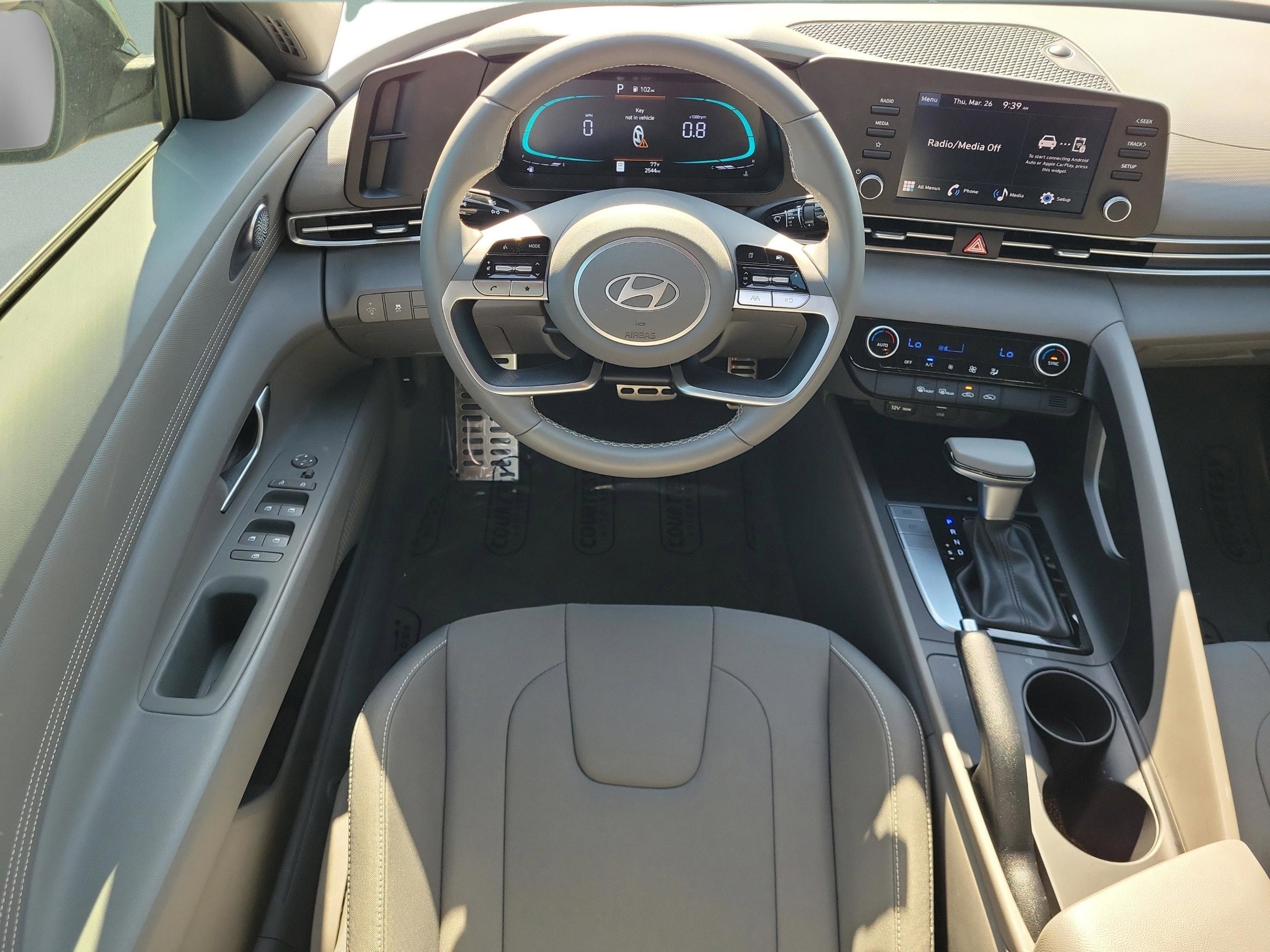 Certified 2025 Hyundai Elantra Sport image 13