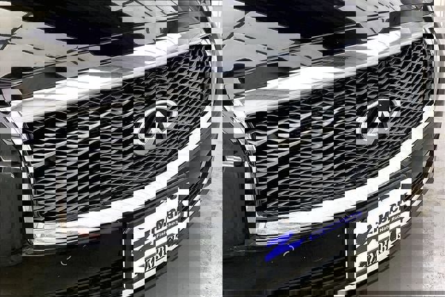 Used 2018 INFINITI Q70 L 3.7 AWD/4WD image 32