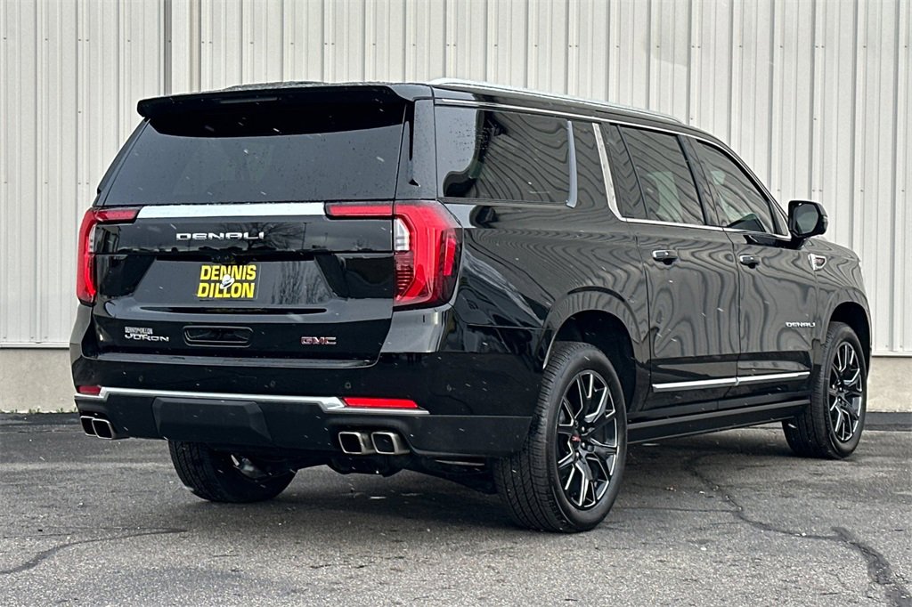 Used 2025 GMC Yukon XL Denali w/ Denali Reserve Package image 5