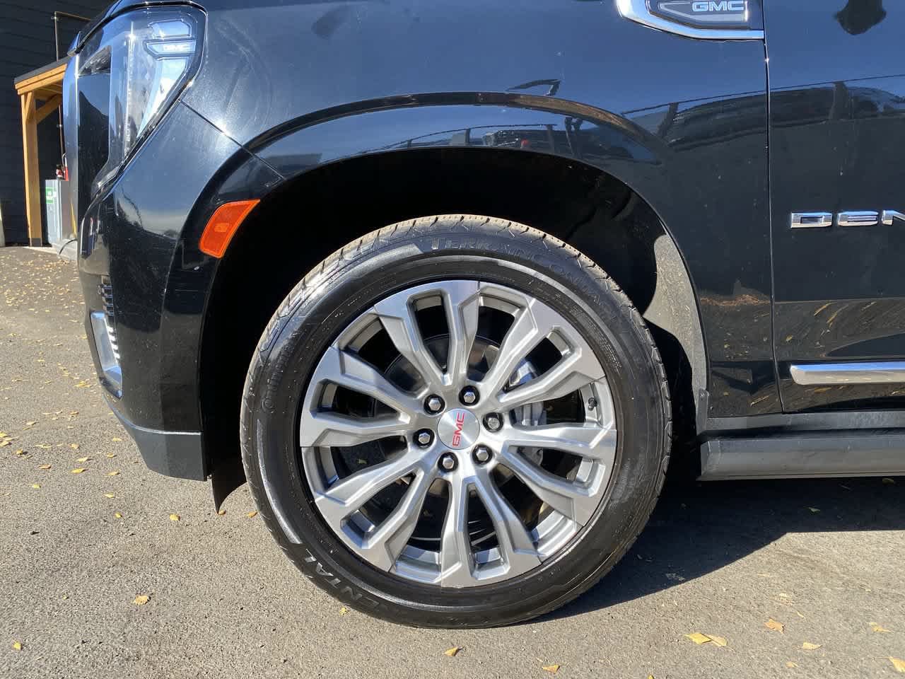 Used 2022 GMC Yukon XL Denali w/ Max Trailering Package AWD/4WD image 11