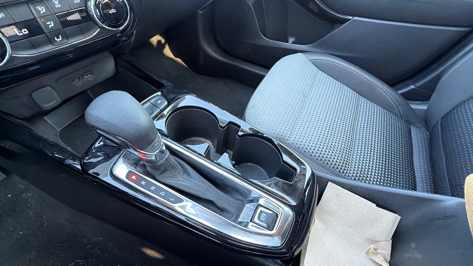 Used 2025 Chevrolet Trax LT FWD image 30