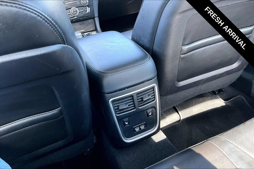 Used 2023 Chrysler 300 Touring L w/ Comfort Group AWD/4WD image 12