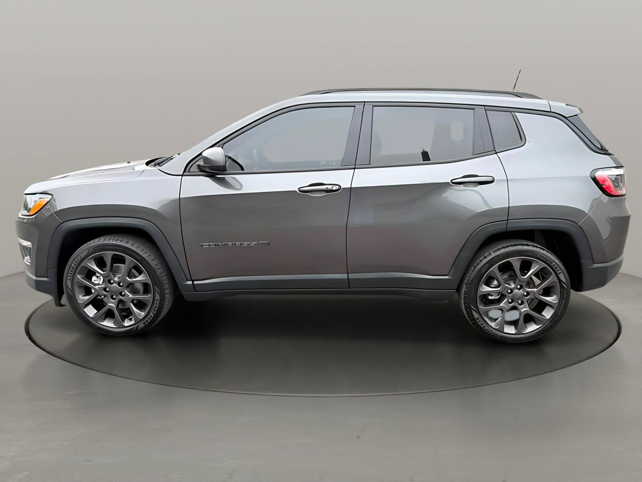 Used 2021 Jeep Compass Latitude w/ Sun and Sound Group FWD image 4