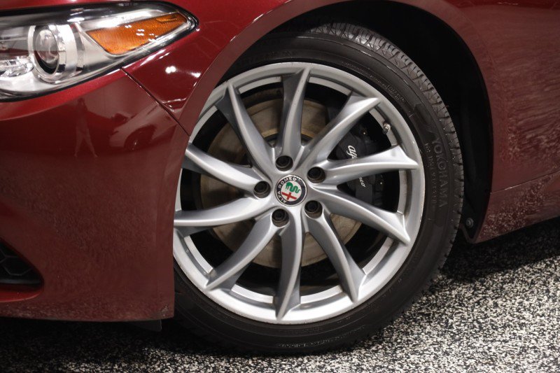 Used 2017 Alfa Romeo Giulia w/ Cold Weather Package RWD image 21