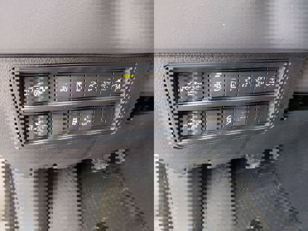 Used 2024 Toyota Sequoia Platinum image 17