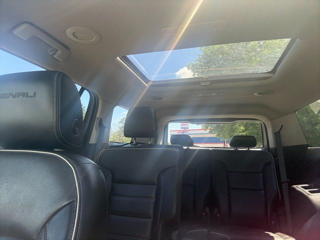 Used 2019 GMC Acadia Denali w/ Technology Package AWD/4WD image 22