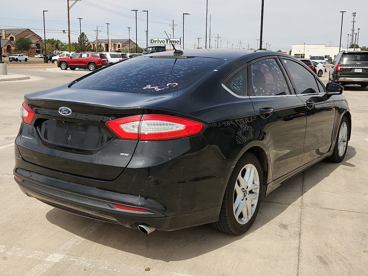Used 2016 Ford Fusion SE FWD image 3
