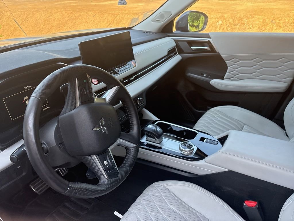 Used 2025 Mitsubishi Outlander SEL AWD/4WD image 12