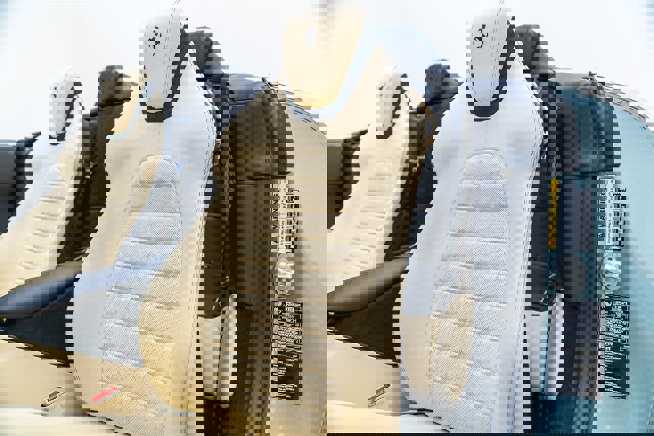 Used 2025 Ferrari Roma Spider image 33