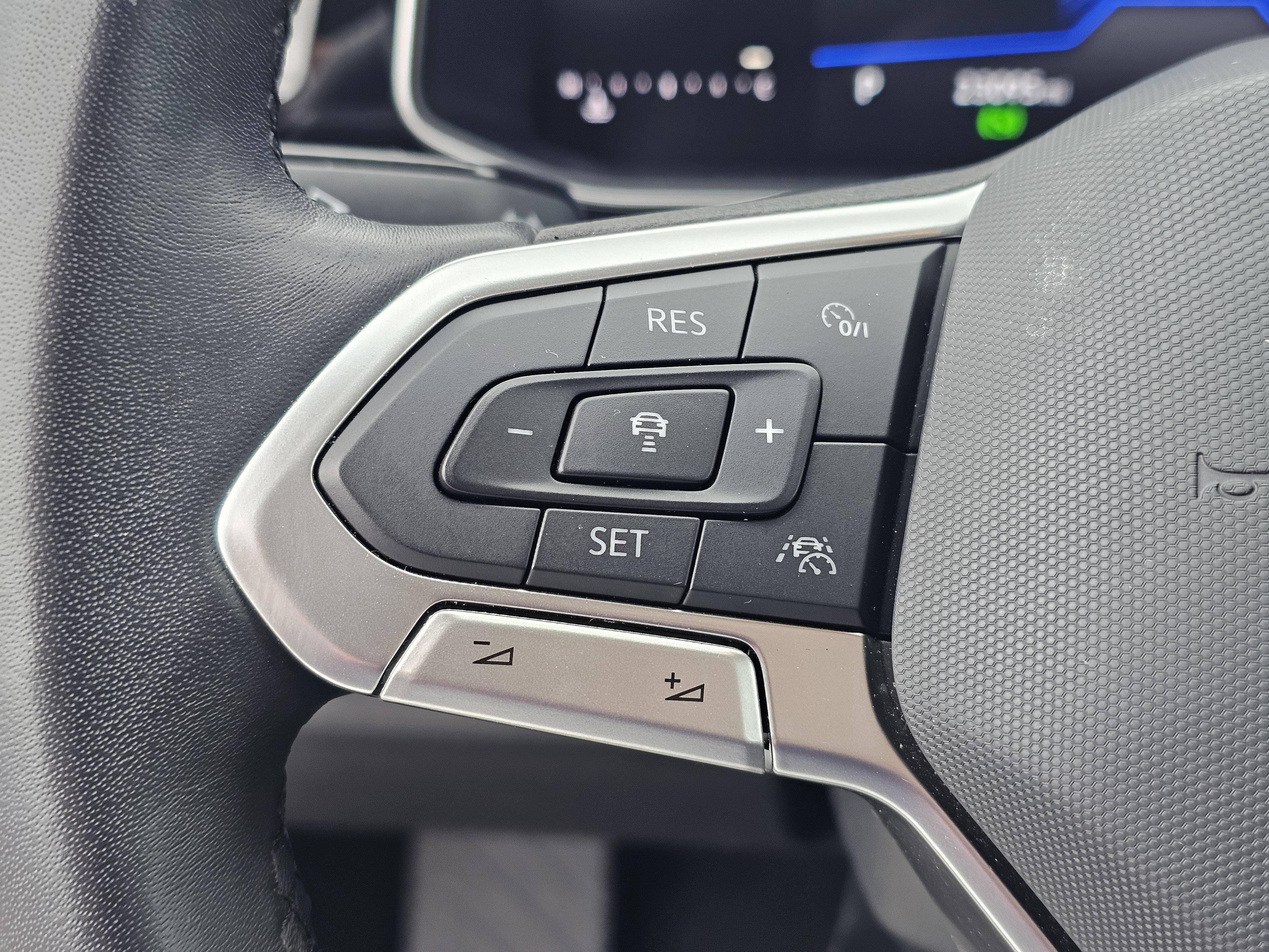 Used 2025 Volkswagen Jetta S image 17