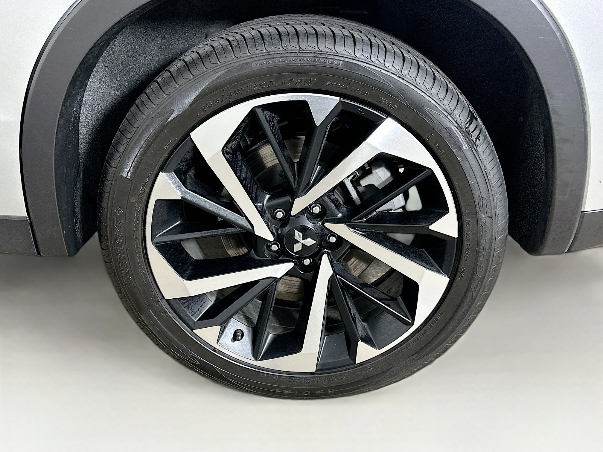 Used 2024 Mitsubishi Outlander SE image 11