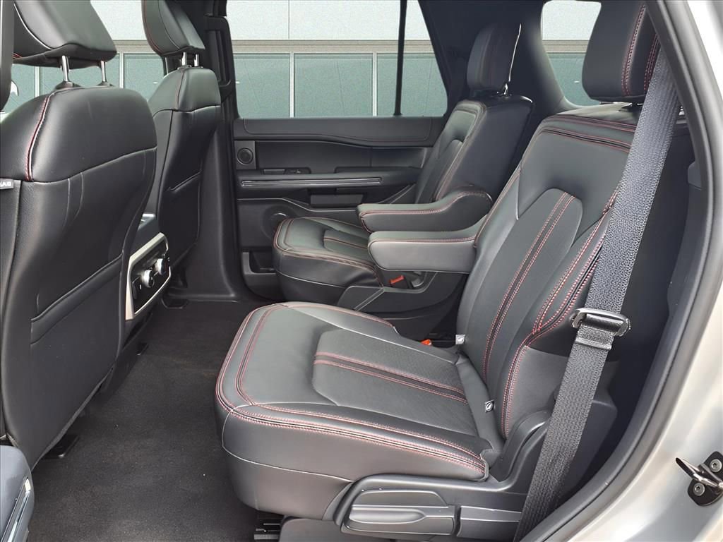 Used 2024 Ford Expedition Limited image 25