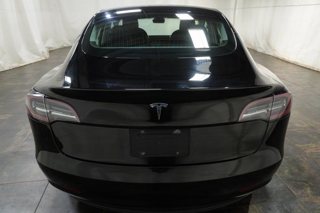 Used 2020 Tesla Model 3 Standard Range image 4