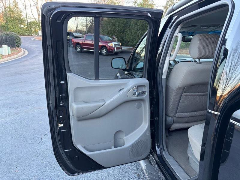 Used 2007 Nissan Frontier LE w/ Rockford Fosgate Pkg RWD image 28