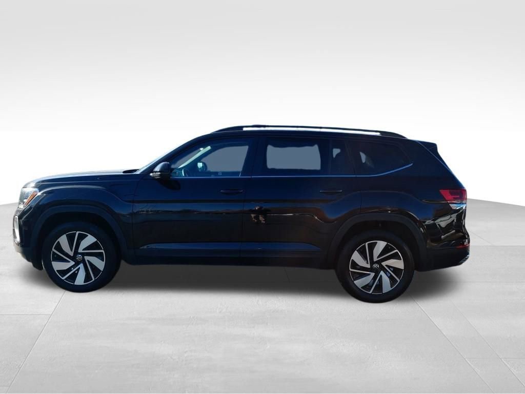 Used 2025 Volkswagen Atlas SE image 11