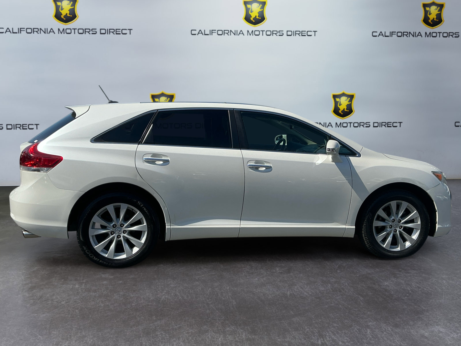 Used 2015 Toyota Venza XLE w/ XLE Premium Package FWD image 4