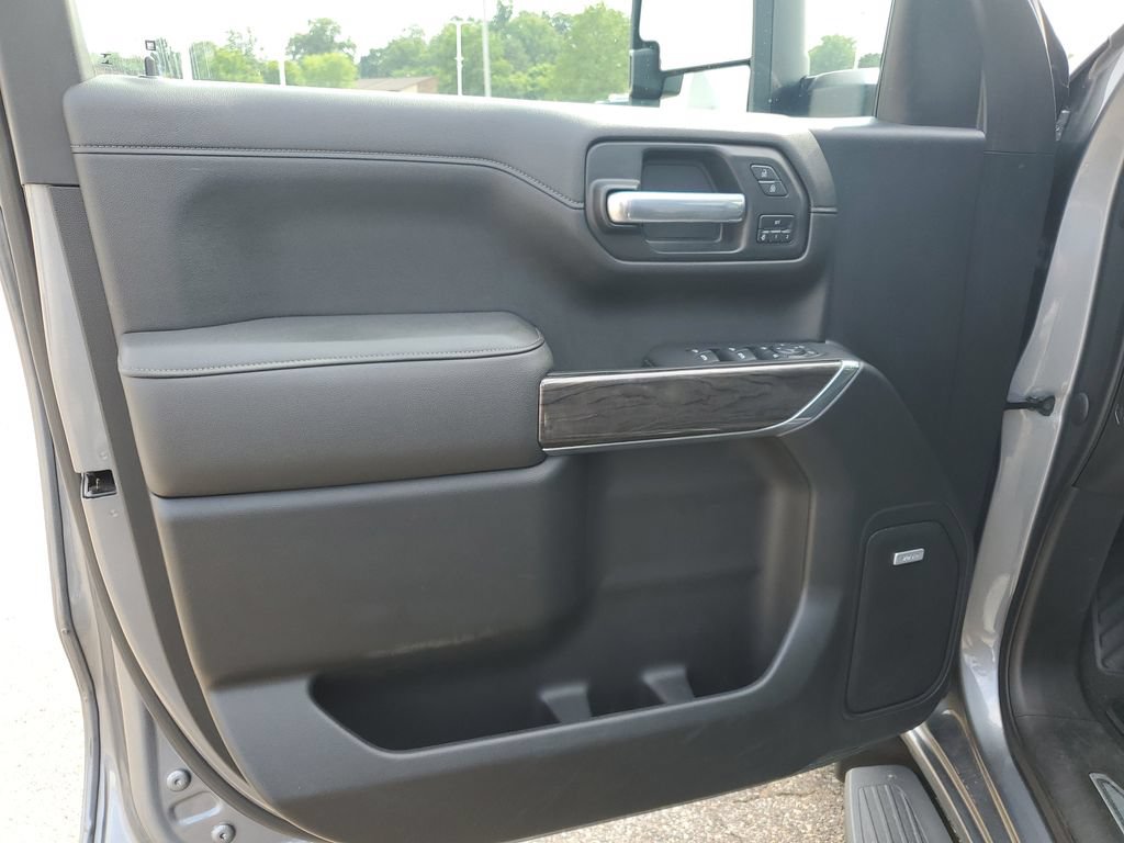 Used 2021 Chevrolet Silverado 1500 LTZ w/ Technology Package AWD/4WD image 28