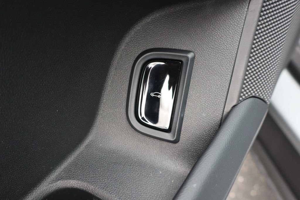 Used 2024 Cadillac Lyriq Sport RWD image 34
