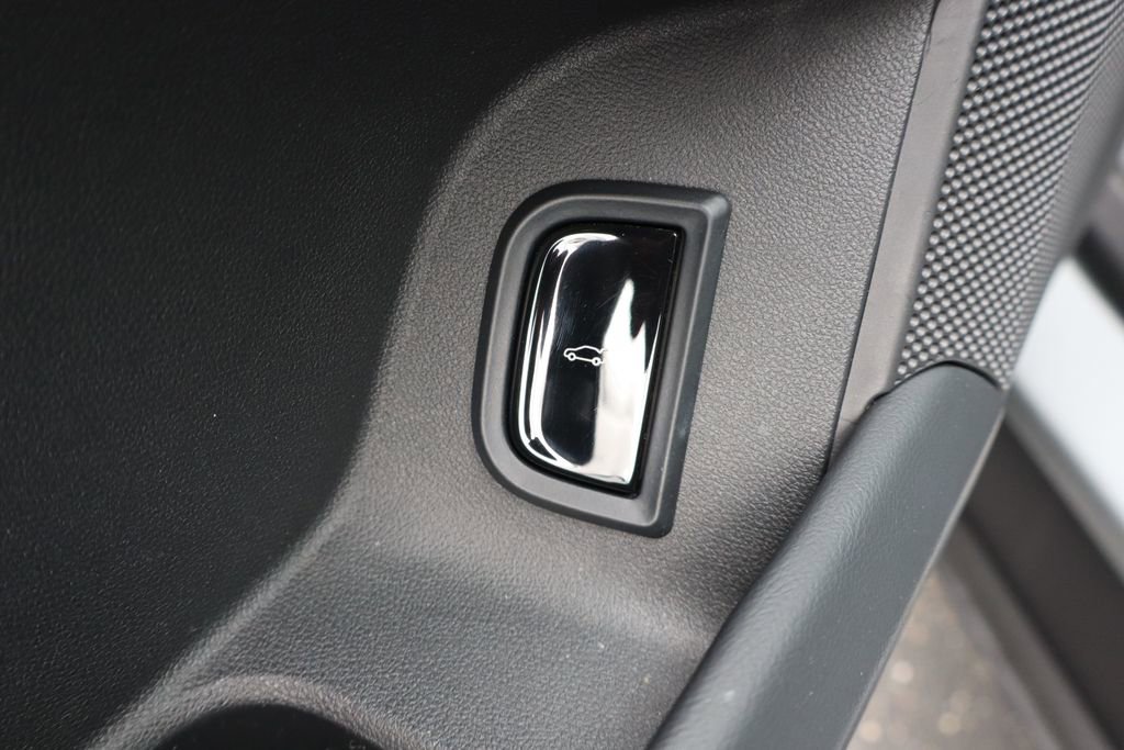 Used 2024 Cadillac Lyriq Sport RWD image 34