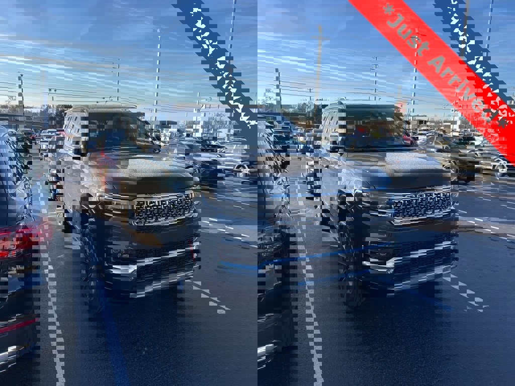 Used 2024 Jeep Grand Wagoneer Series III image 1