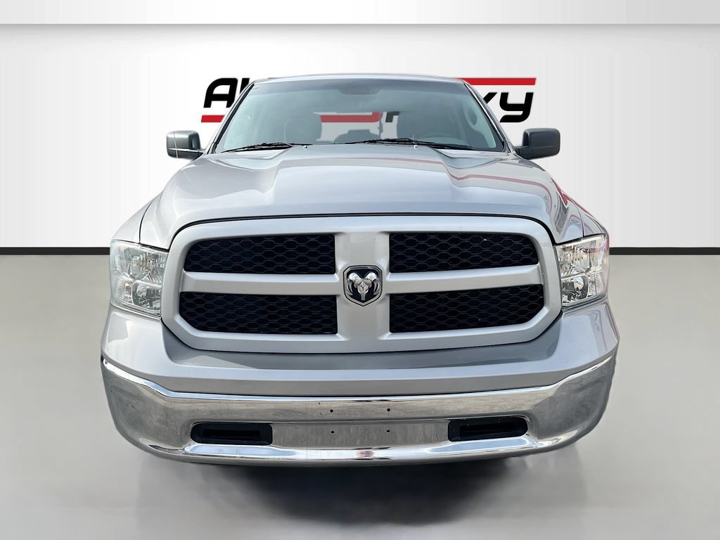 Used 2020 RAM 1500 Classic SLT AWD/4WD image 2