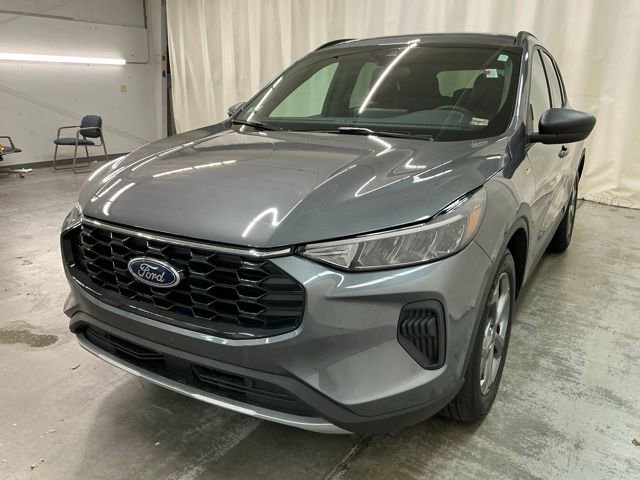 Used 2025 Ford Escape ST-Line w/ Equipment Group 301A image 8