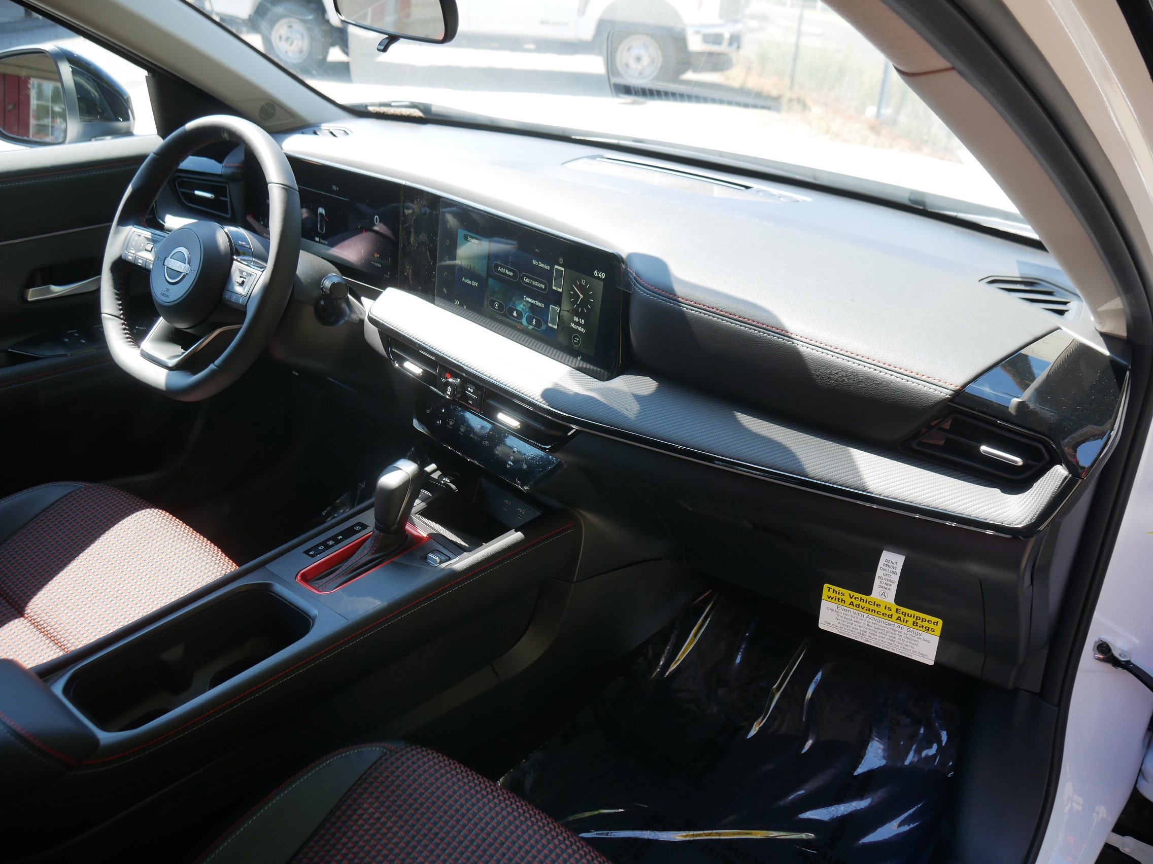 New 2025 Nissan Kicks SR w/ SR Premium Package image 23