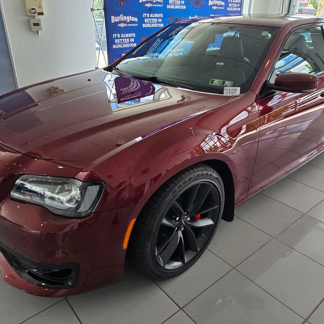 Used 2023 Chrysler 300 C RWD image 7