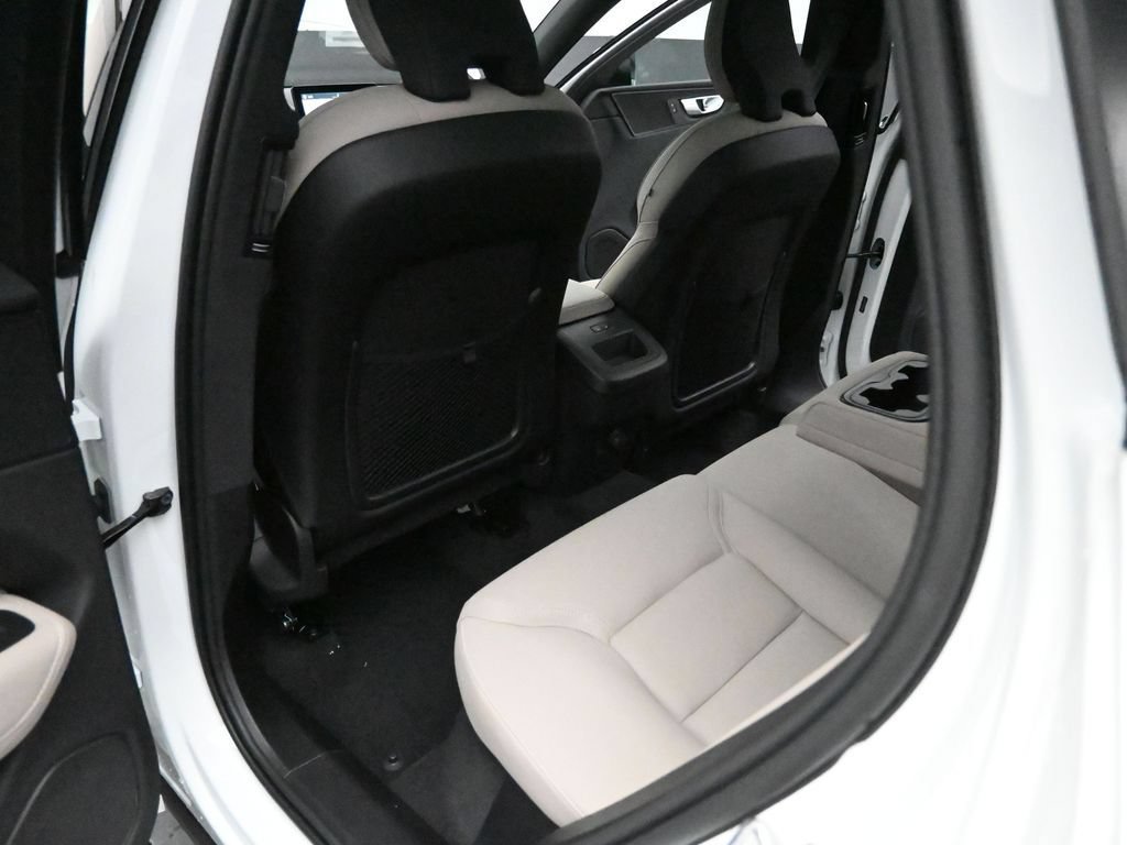 New 2026 Volvo XC60 B5 Core w/ Climate Package AWD/4WD image 30