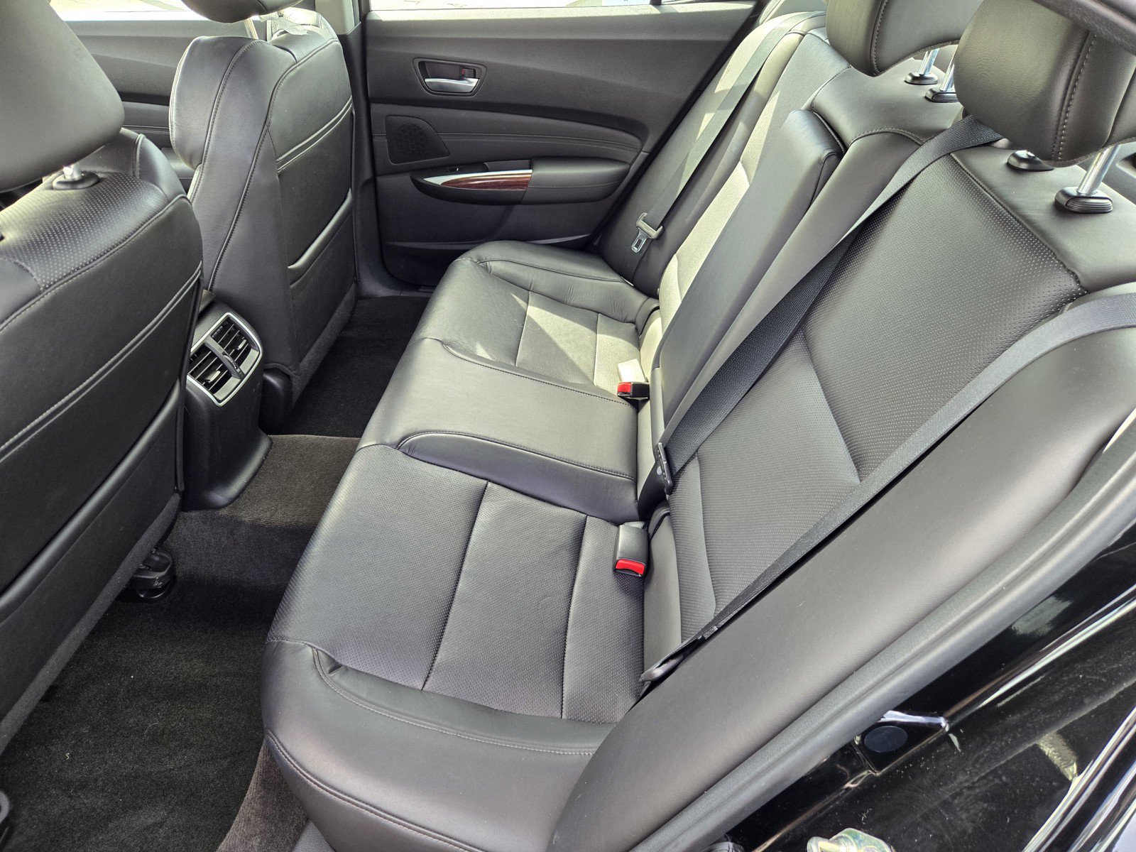 Used 2017 Acura TLX w/ Technology Package image 12