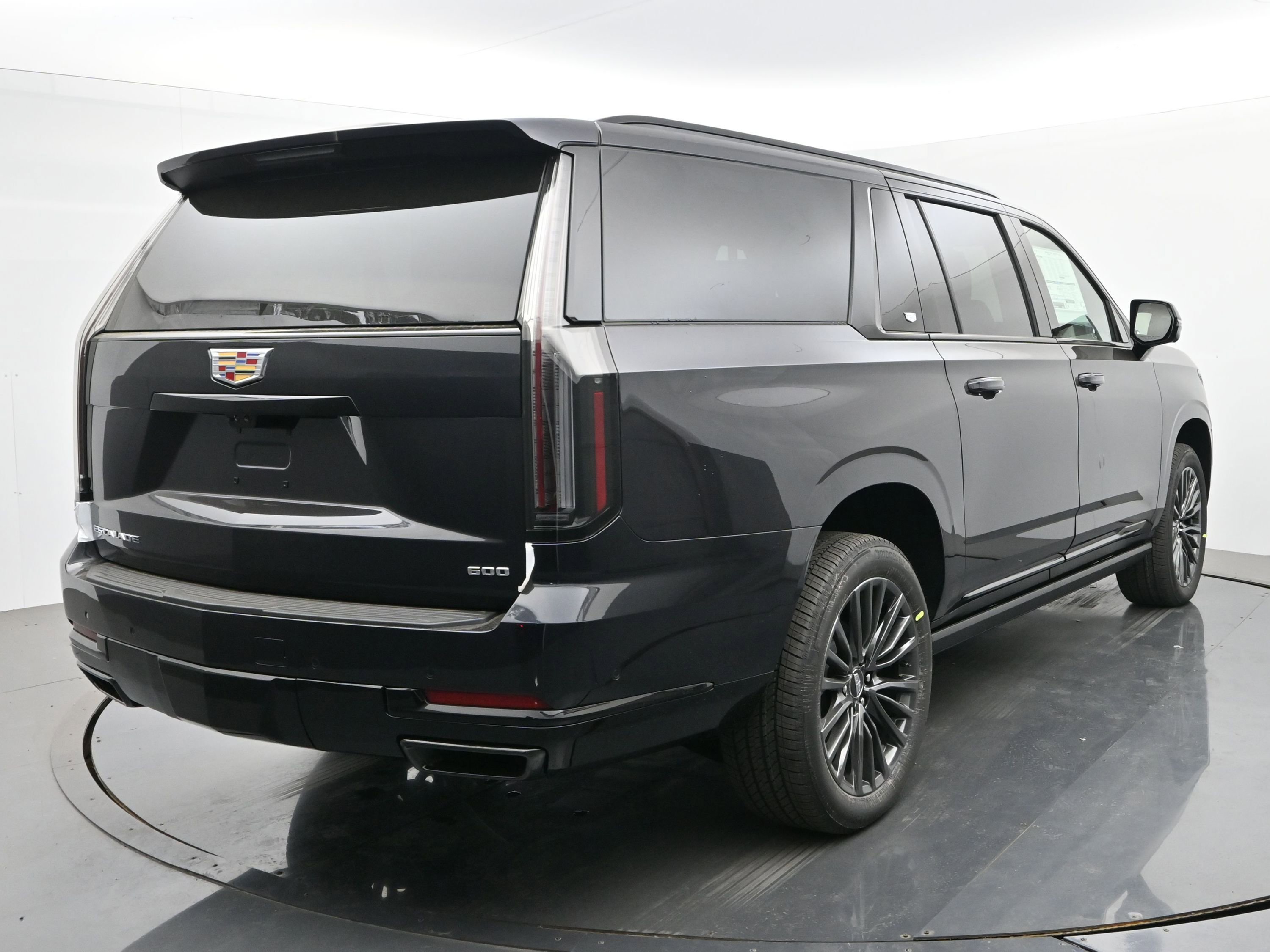 New 2026 Cadillac Escalade ESV Platinum Sport w/ LPO, Floor Liner Package AWD/4WD image 5