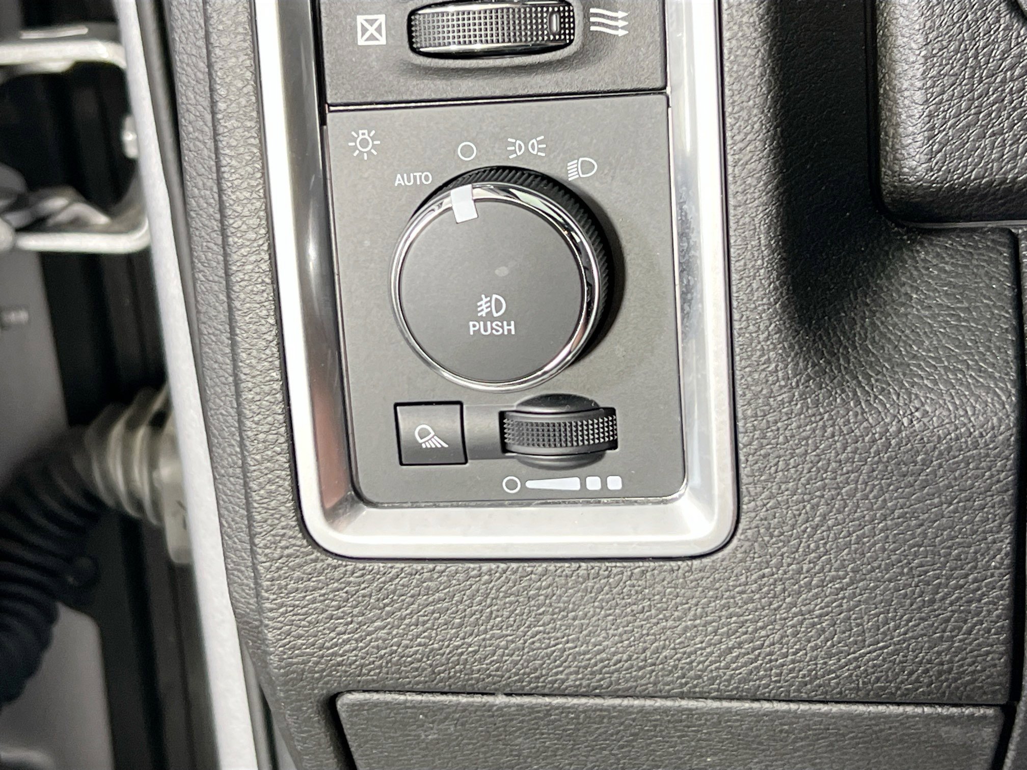 Used 2022 RAM 1500 Classic Warlock w/ Electronics Group image 10