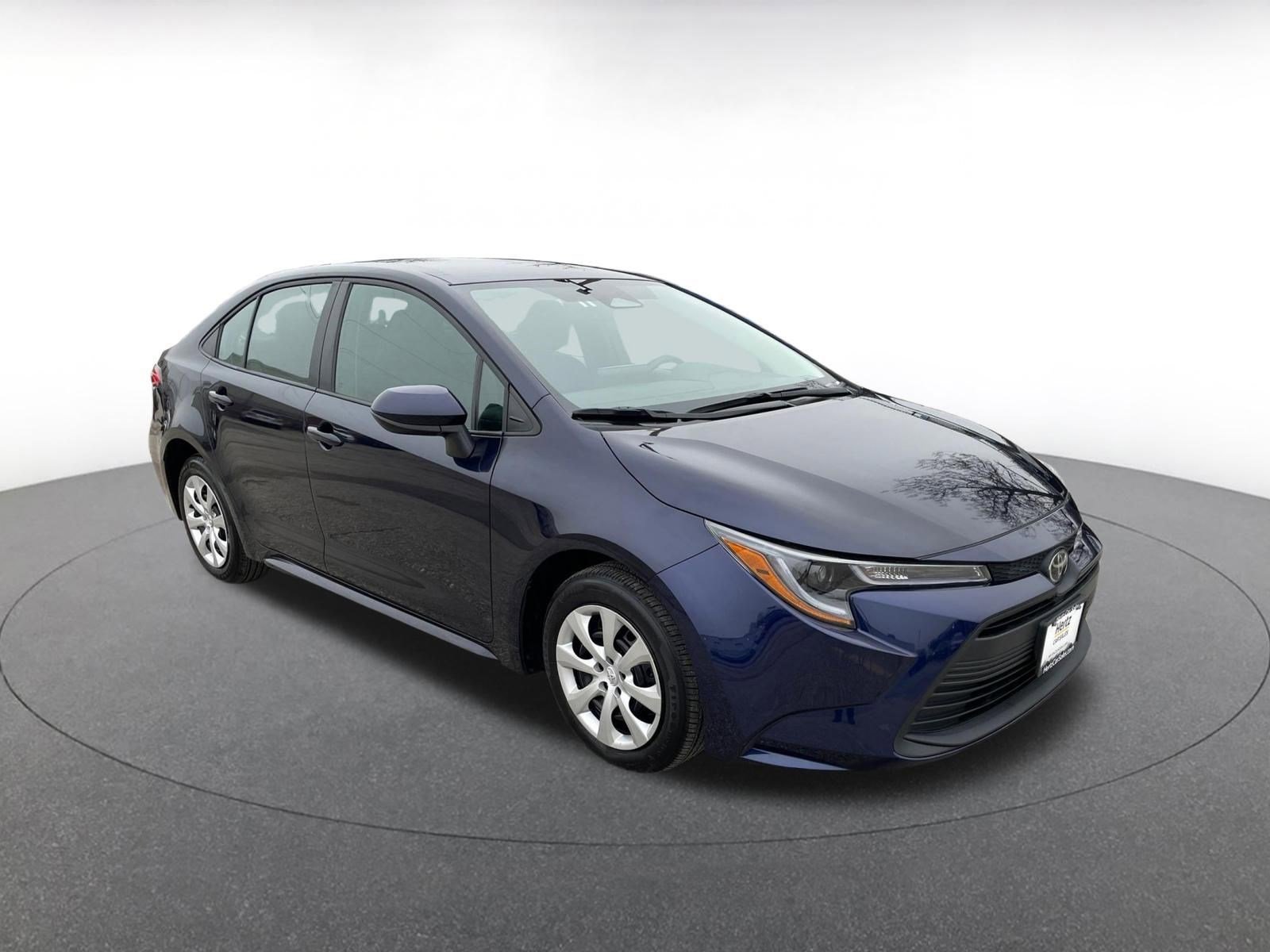 Used 2025 Toyota Corolla LE image 1