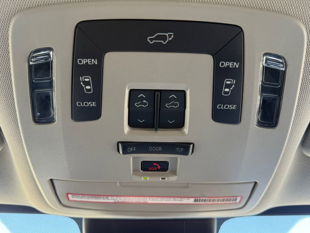 Used 2023 Toyota Sienna XLE w/ XLE Plus Package image 20