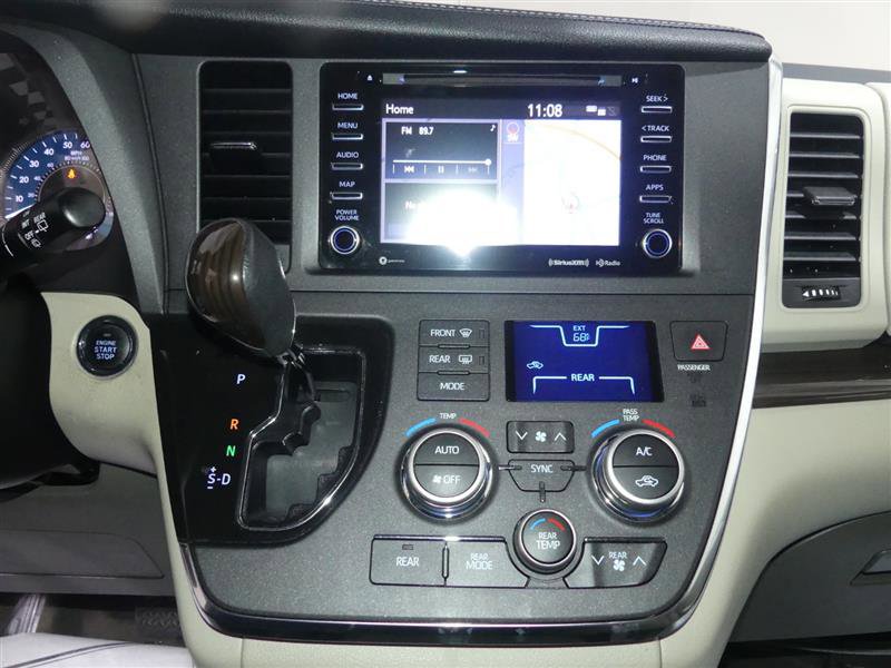 Used 2018 Toyota Sienna XLE Premium AWD/4WD image 36