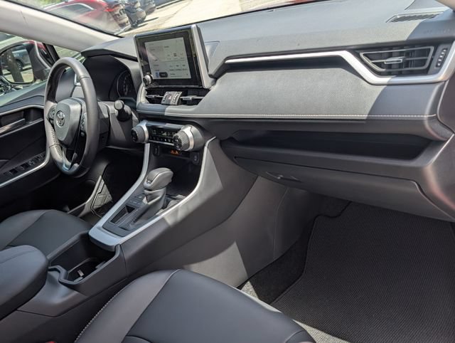 Used 2025 Toyota RAV4 XLE Premium FWD image 27