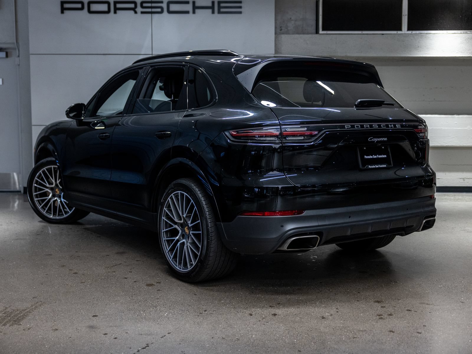 Certified 2023 Porsche Cayenne AWD/4WD image 3