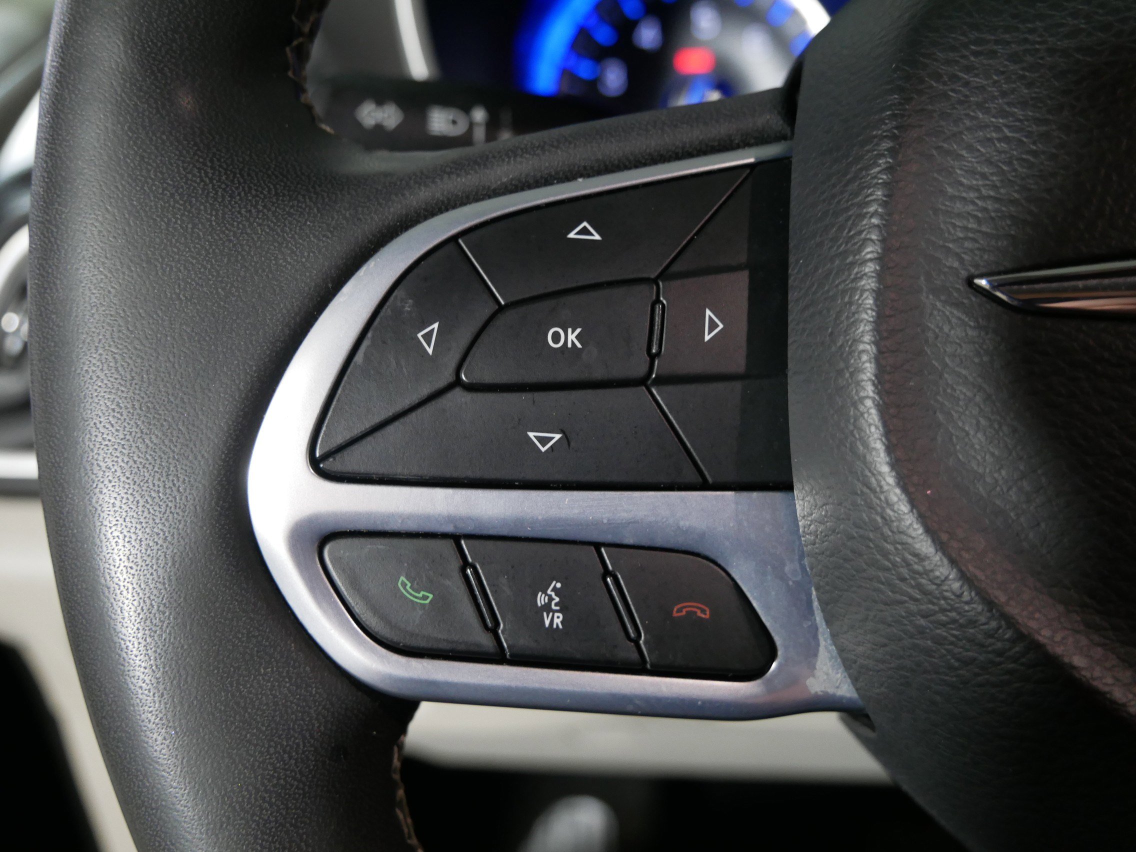 Used 2022 Chrysler Pacifica Touring-L image 27