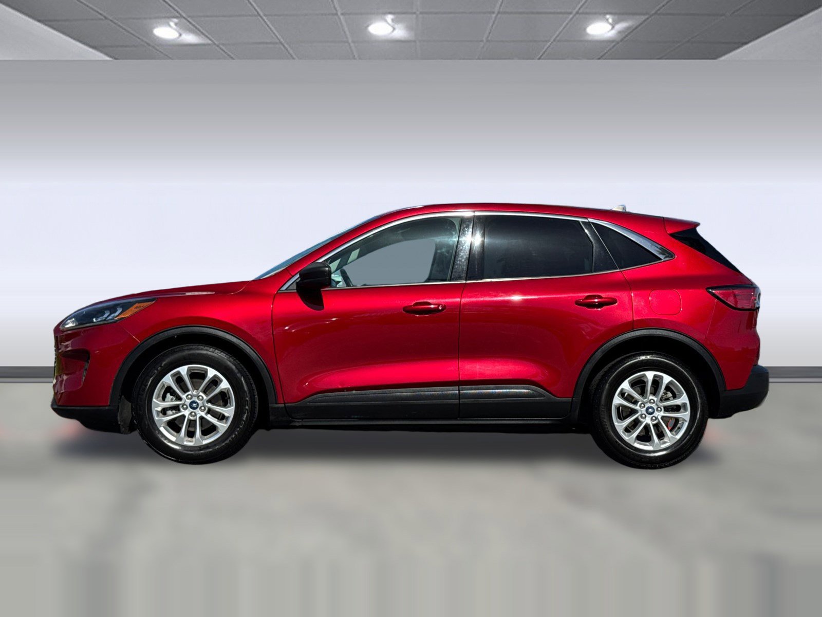 Used 2022 Ford Escape SE FWD image 2