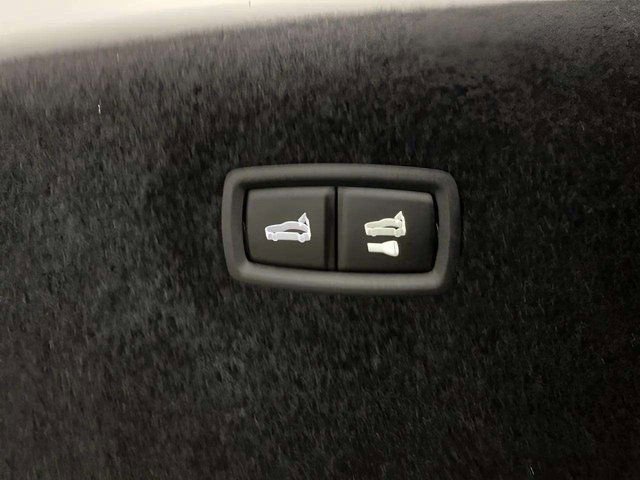 Used 2023 Audi RS e-tron GT w/ Carbon Performance Package AWD/4WD image 9