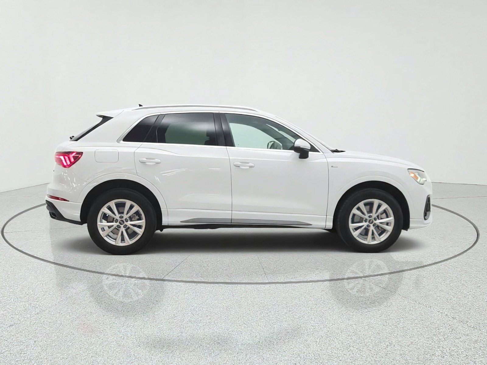 Used 2024 Audi Q3 2.0T Premium AWD/4WD image 4