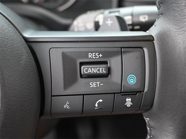 Used 2024 Nissan Rogue SV w/ SV Premium Package image 16